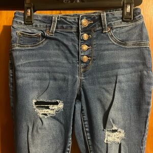 Maurices Distressed Jegging Small Short